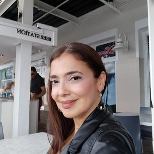 Meet your Posher, Perla